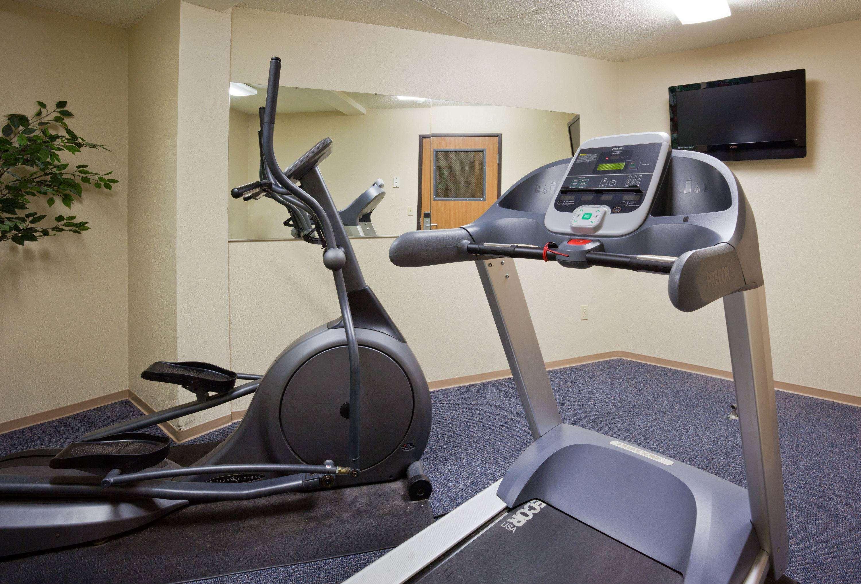 Americinn By Wyndham Fargo West Acres Екстер'єр фото